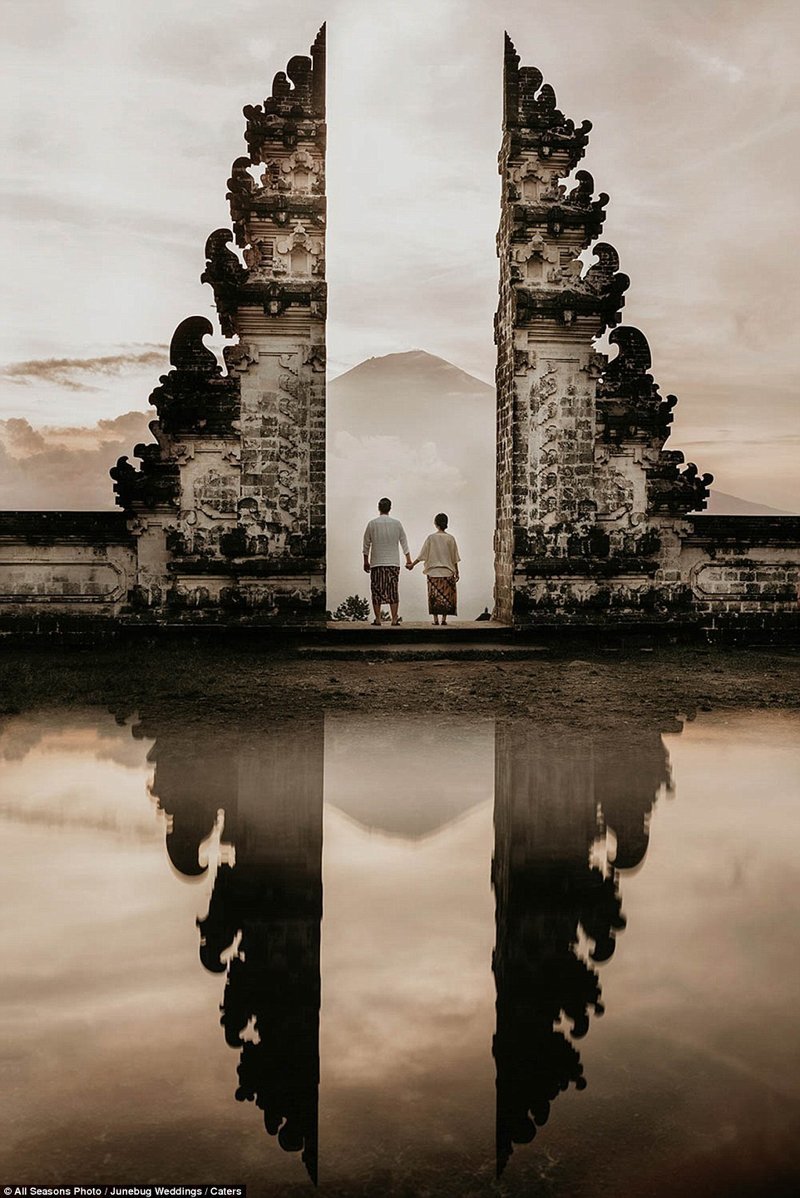 Храм в Карангасем, Бали, Индонезия