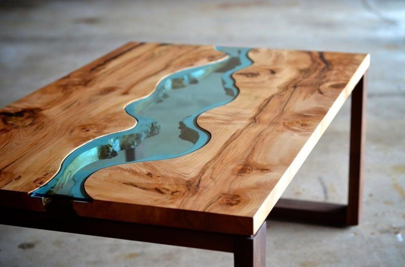 Кофейный столик с рекой