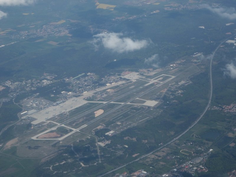 Вид авиабазы в Рамштайне с воздуха.