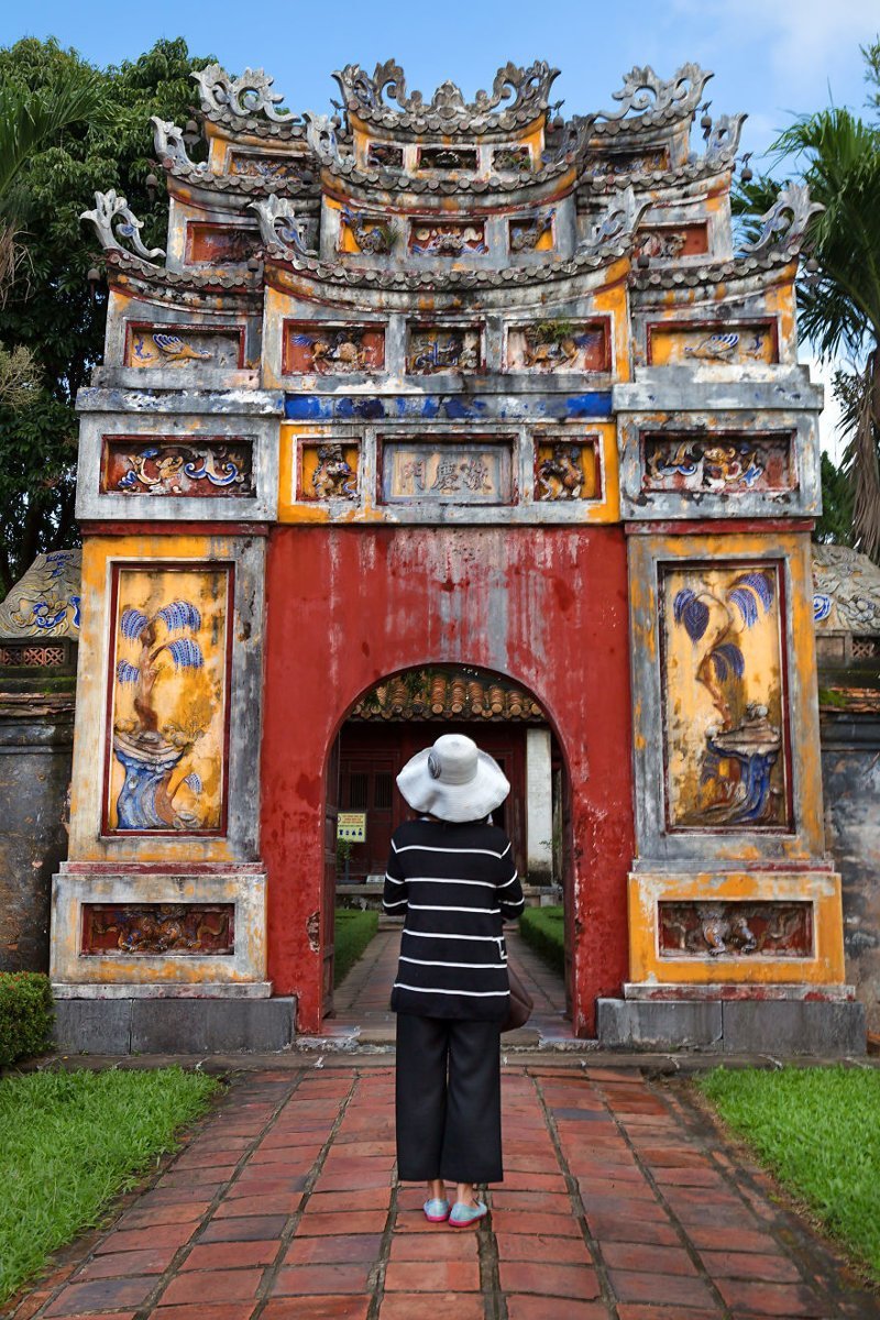 7. Вход в величественный Императорский город в Хюэ, Вьетнам