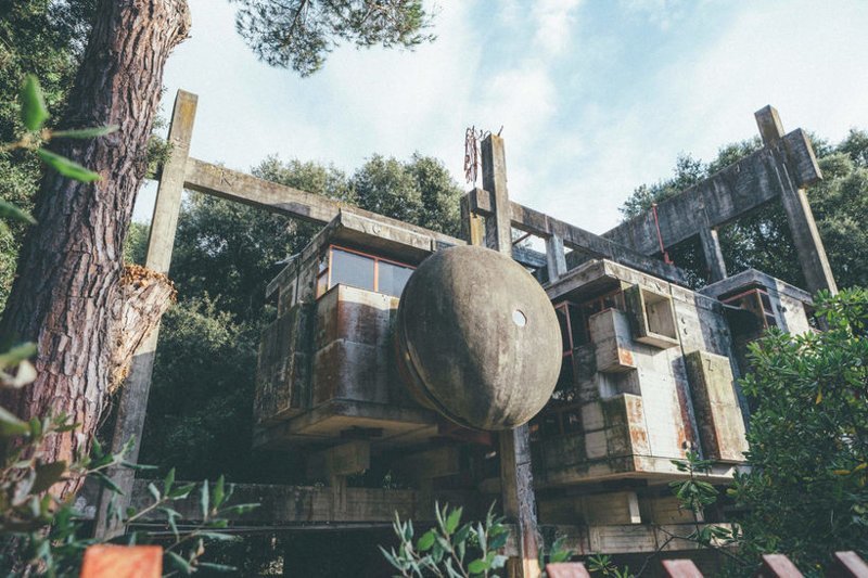 Заброшенный дом Casa Sperimentale в Риме — грандиозная скрытая архитектурная реликвия