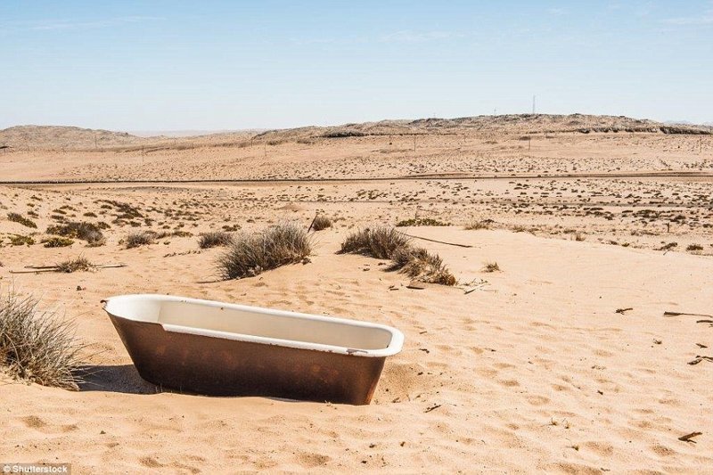 5. Пески пустыни Намиб в Намибии хранят множество брошенных вещей