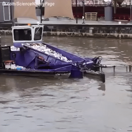 Лодка для сбора мусора