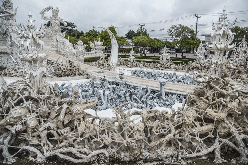 Рай и ад: причудливый Белый храм в Таиланде