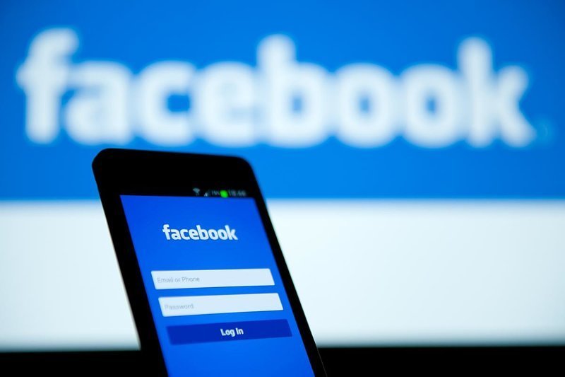 Свобода слова, которой нет: Facebook* и другие соцсети продались Госдепу