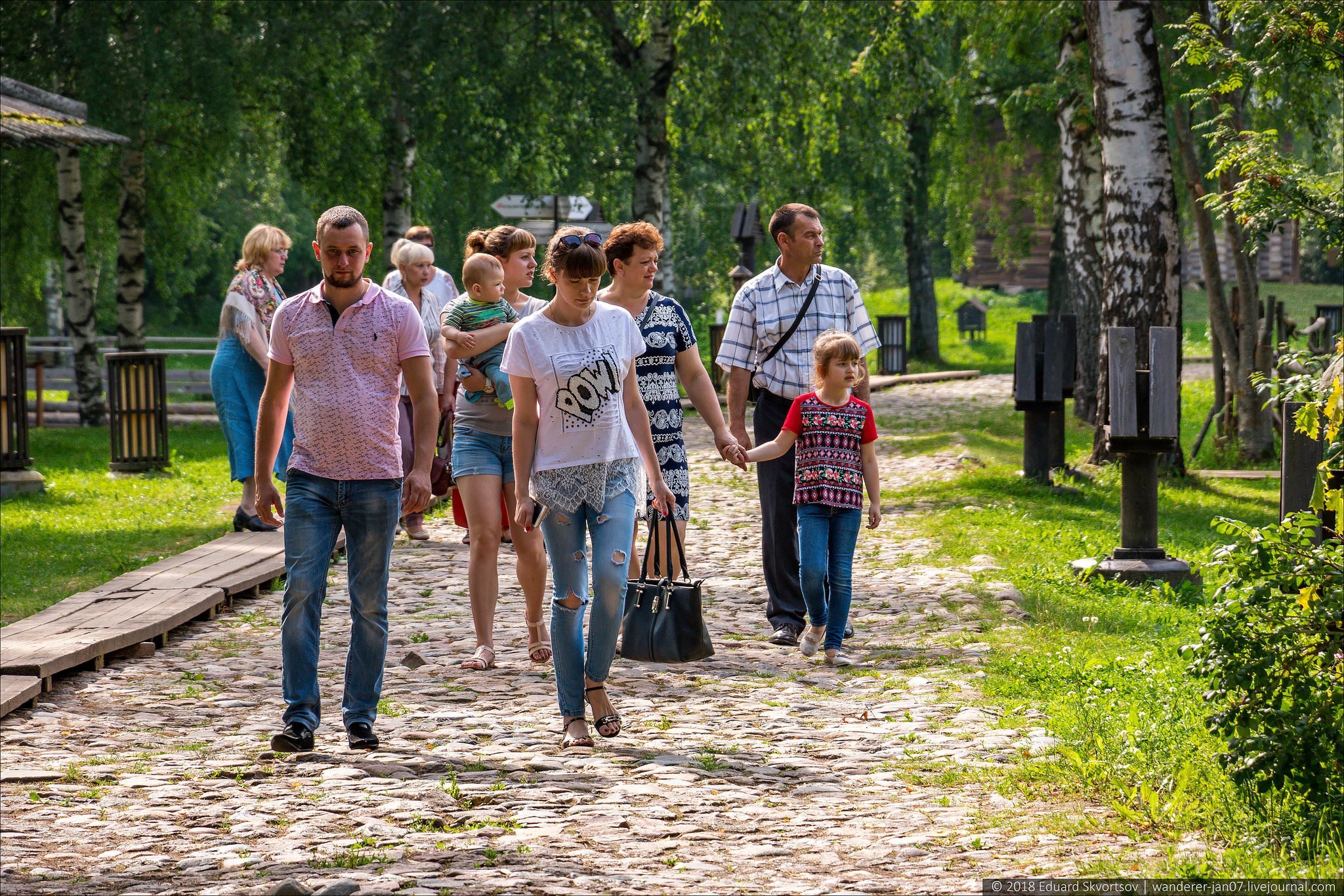 Слобода 45. Трудовая Слобода Кострома. Дети в Костромской Слободе. Дети бегают летом в Костромской Слободе. Трудовая Слобода Кострома Покровская.