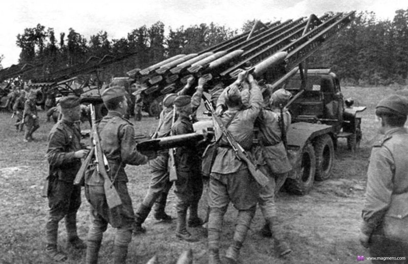 Мощь легендарной советской системы бесствольной полевой реактивной артиллерии "Катюша"