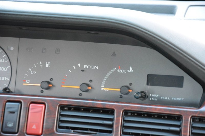 Великолепный янгтаймер: Mazda 929 1989 года в отличном состоянии