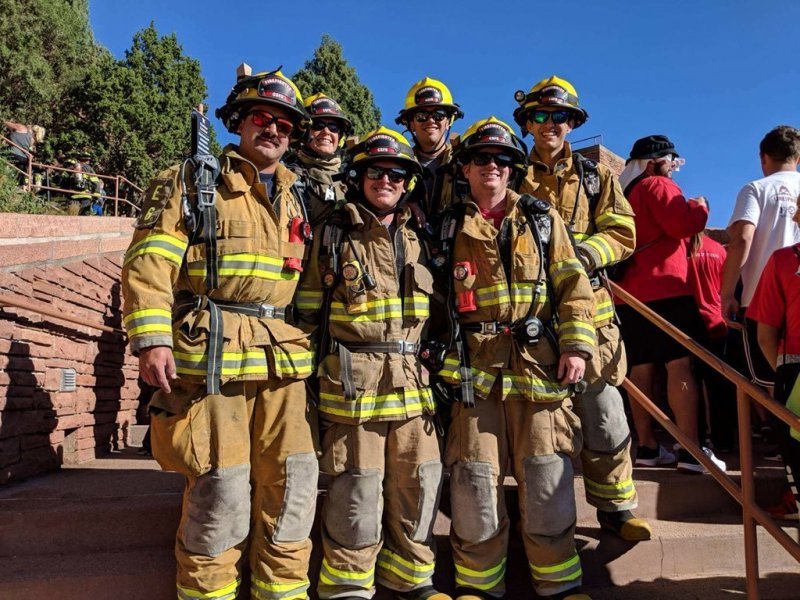Американские пожарные в полном обмундировании прошли 110 этажей по лестнице-тренажёру в память о теракте 11 сентября