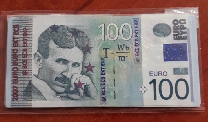 Что нужно, чтобы сделать купюру в 1000 евро? Лезвие и белорусский пенсионер