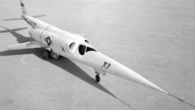 Остроносый Douglas X-3 Stiletto — американский экспериментальный самолет-моноплан фирмы «Дуглас». В октябре 1952 года состоялся первый полёт самолёта Douglas X-З