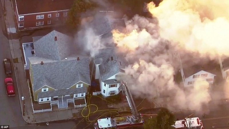 В США из-за утечки газа прогремели взрывы почти в 70 домах