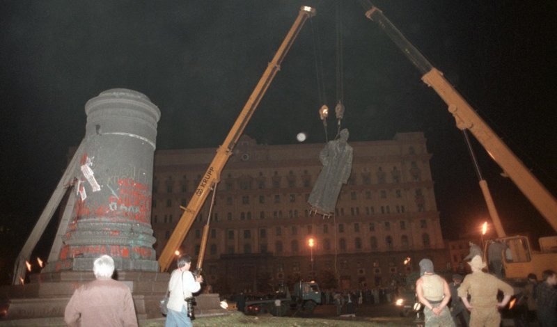 «По Лубянке шастали всякие проходимцы»