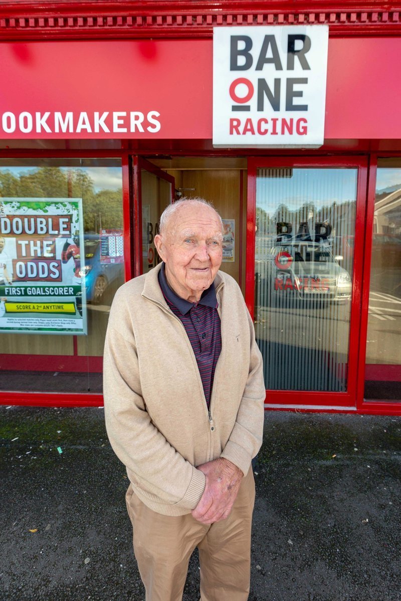 Ирландский 83-летний дедушка за считанные секунды разобрался с грабителями