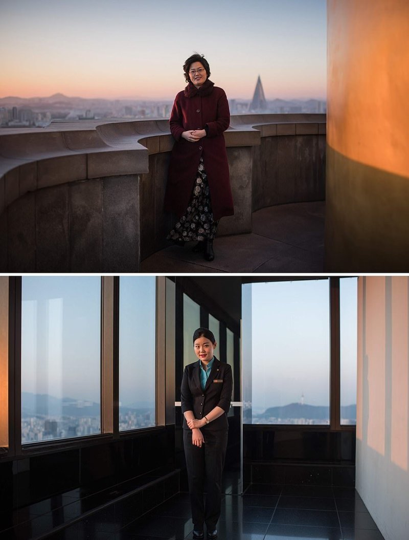 Вверху — женщина на смотровой площадке Монумента идей Чучхе в Пхеньяне. Внизу — женщина на смотровой площадке небоскреба Юксам-билдинг