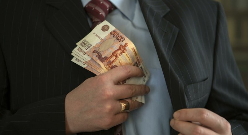 Правительство РФ выделит более 630 млрд рублей, чтобы заставить чиновников лучше работать