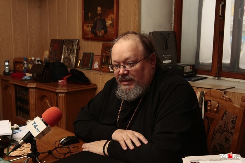 Ветеран труда в Челябинске лишилась 600 тысяч рублей, передав их священнику