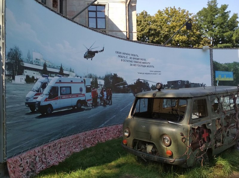 Больной не может излечить больного