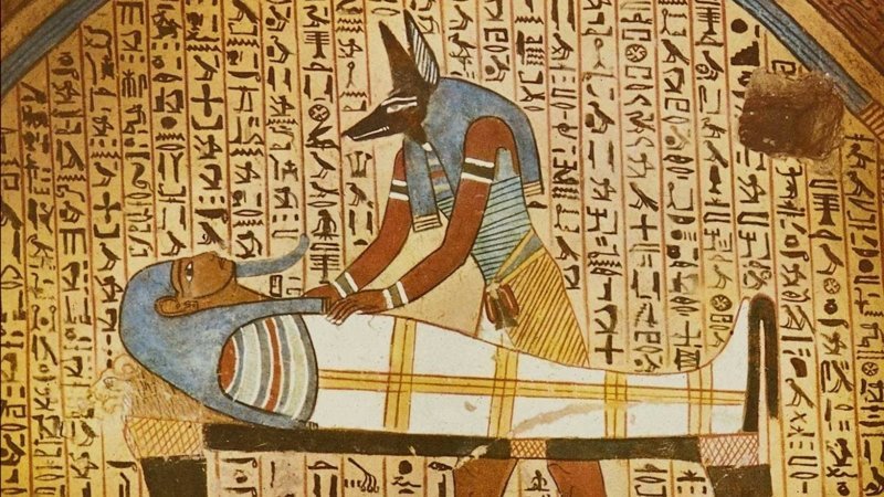 Древние египтяне крайне редко практиковали человеческие жертвоприношения, но за неуважение или преступления против Бога Солнца, виновных приговаривали к сожжению заживо