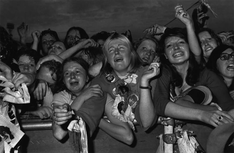 Массовая девичья истерия на концертах рок-идолов 60 - 70 годов