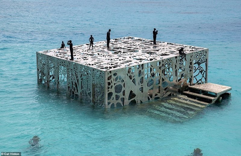 На Мальдивах по приказу властей разрушили уникальную галерею скульптур