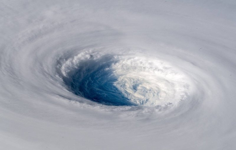 Путь тайфуна: взгляд из космоса