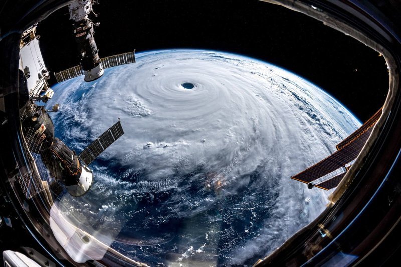 Путь тайфуна: взгляд из космоса