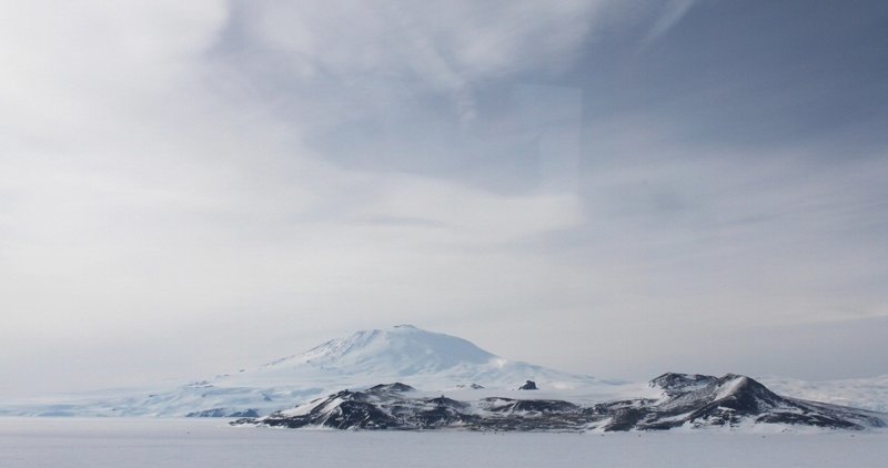 Сайпл — одноименный остров, который благодаря горе занял 15-е место среди самых высоких в мире