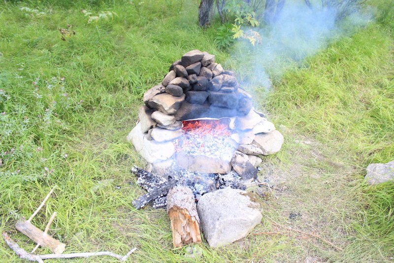 Наша походная баня, она же - дровяная печь для приготовления пицы.