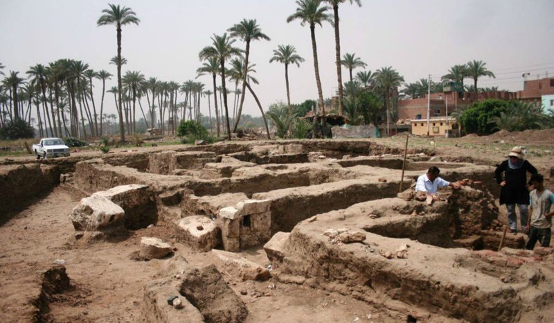 Египетские археологи обнаружили древнее здание с римскими банями и ритуальной комнатой