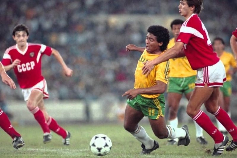 1 октября  1988 года сборная СССР по футболу обыграла Бразилию в финале Летних Олимпийских игр