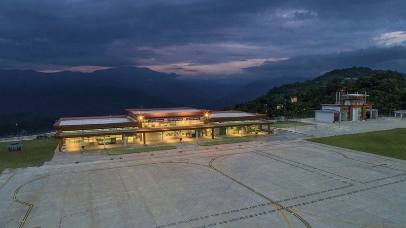 В Гималаях открыли самый живописный аэропорт в мире