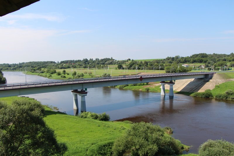 Мост через Днепр построили совсем недавно