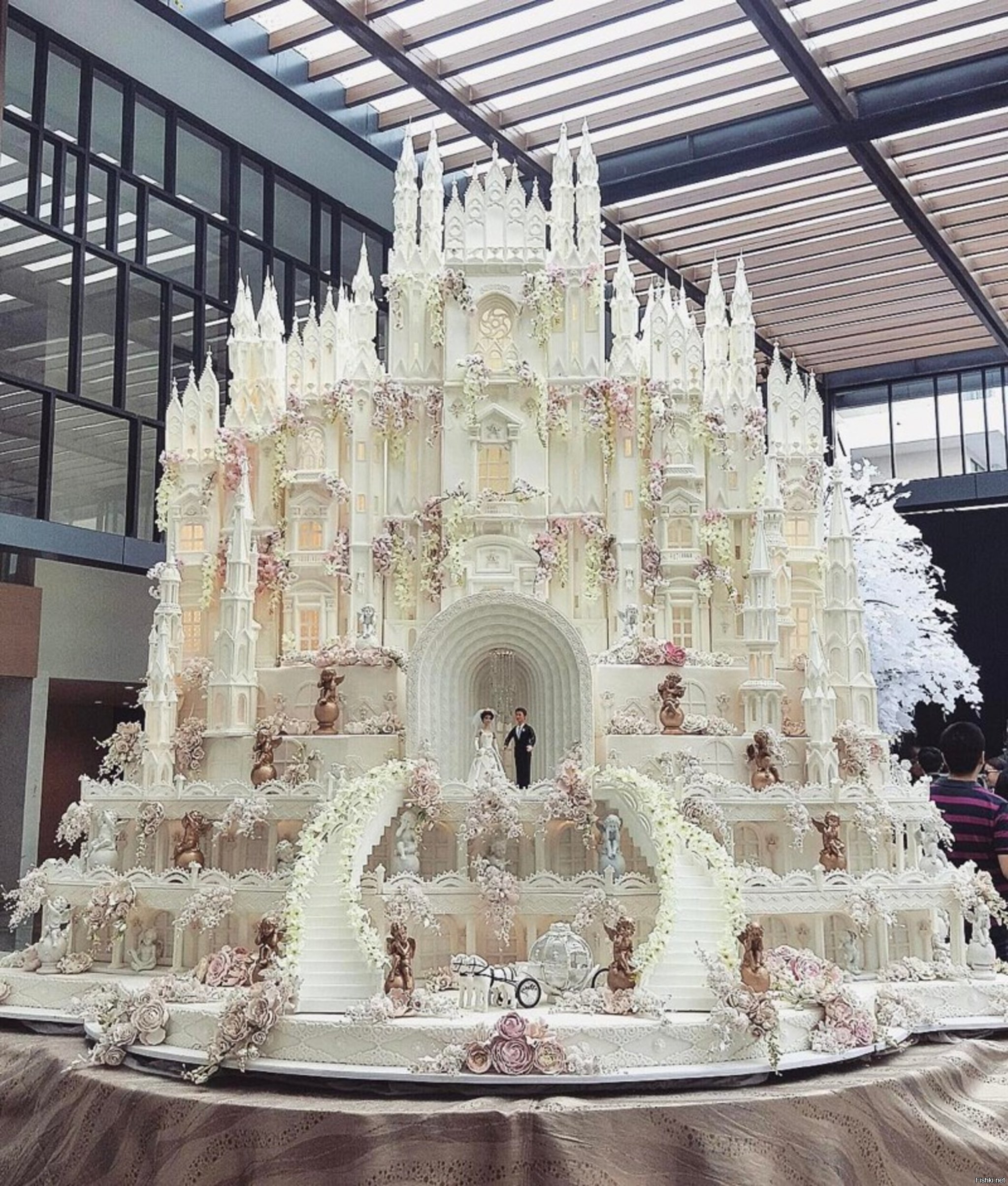 Легендарные торты. Ренат Агзамов торт дворец Цвингер. Самый большой торта Рината Огзамова.