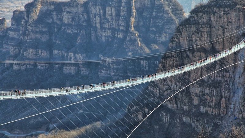 7. Самый длинный и самый высокий стеклянный мост в мире, Национальный парк Чжанцзяцзе, Китай
