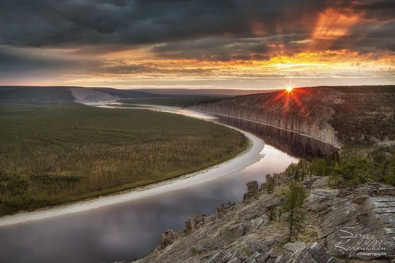 Восход на реке Оленёк. Якутия 