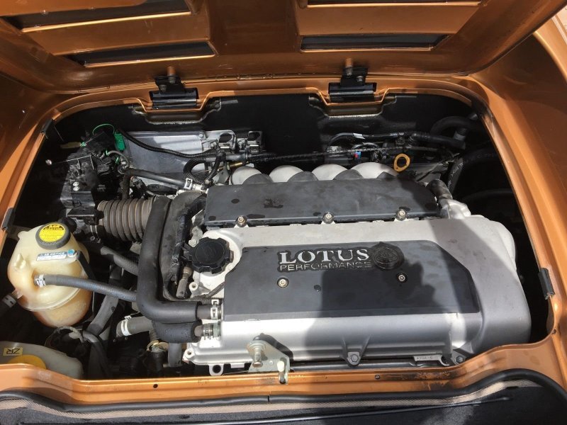 Страховая компания списала Lotus Elise в тотал из-за небольшой царапины на бампере