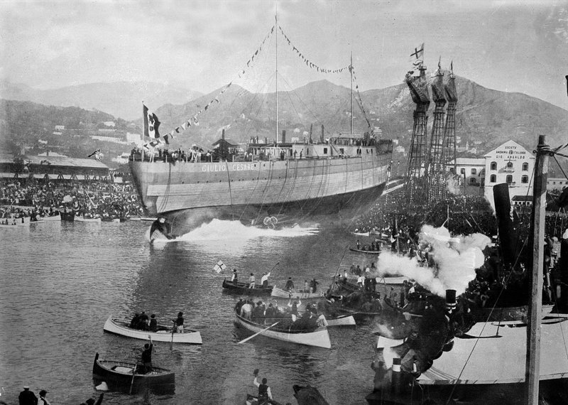Спуск на воду линкора Джулио Чезаре на верфи Ансальдо 15 октября 1911г