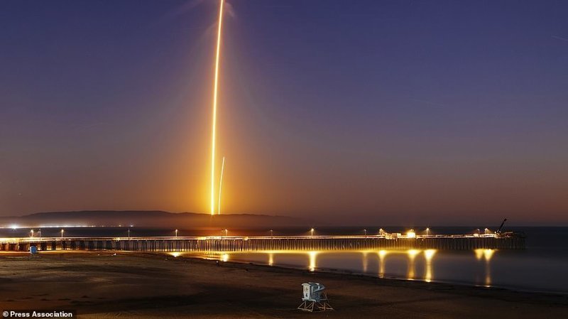 Видео: запуск Falcon 9 и успешное приземление первой ступени в Калифорнии