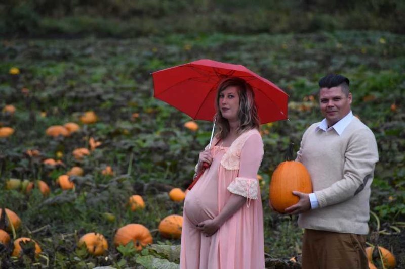 Пара устроила кровавую фотосессию для беременных в стиле «Чужого»