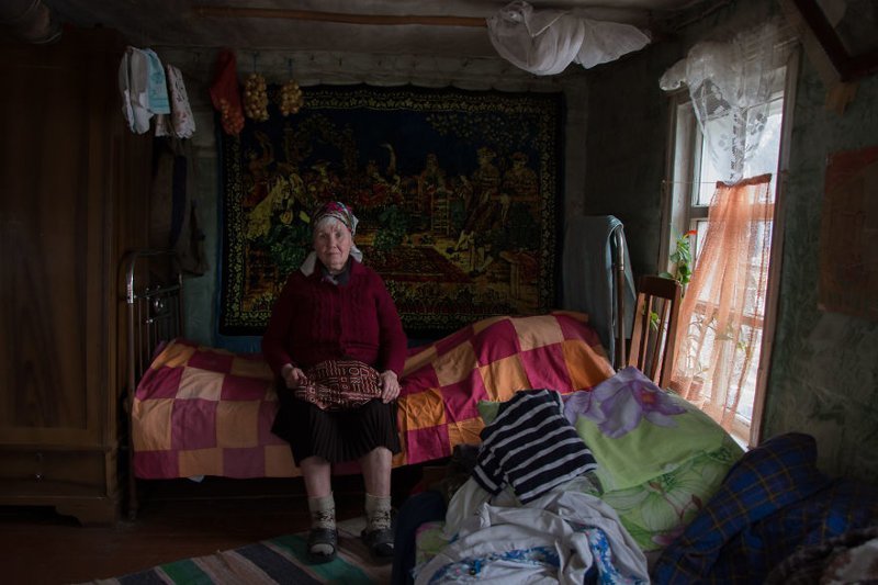 1 января фотограф уехала в Москву, а Людмила Вячеславовна пообещала ей не убираться в доме два дня, чтобы легкой дорога была