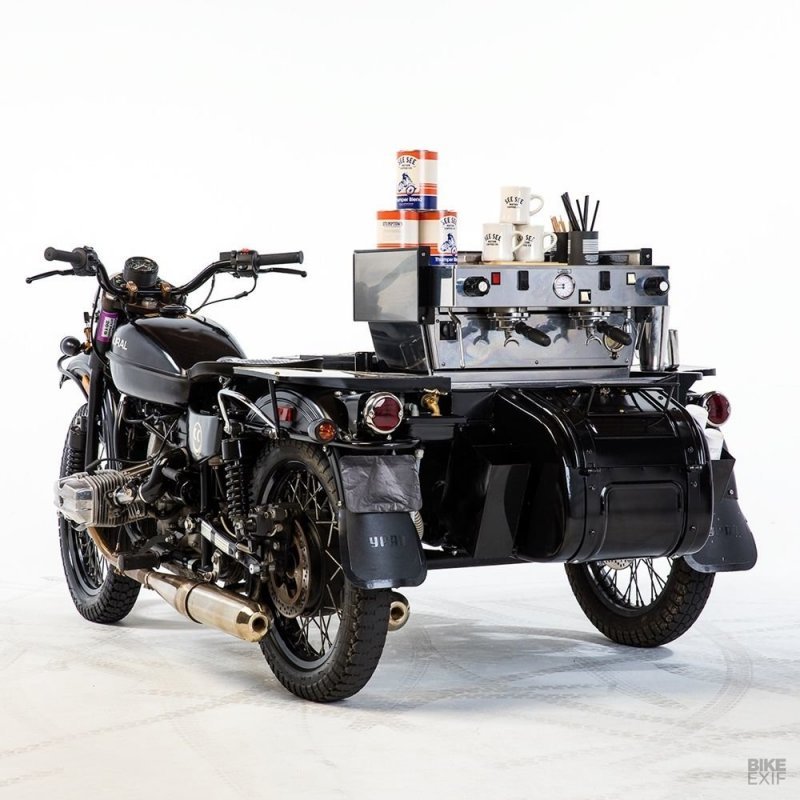 Мотоцикл "Урал" превратили в кофейню на колесах