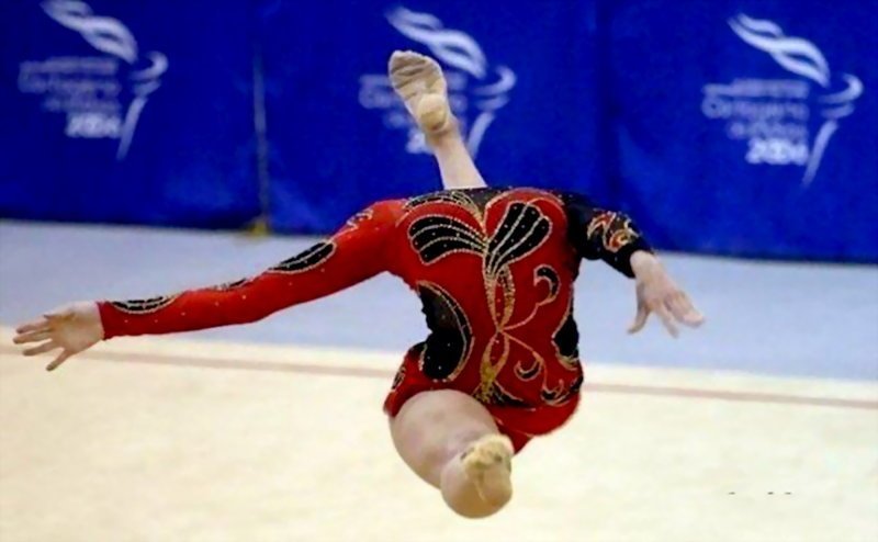 Безголовая гимнастка