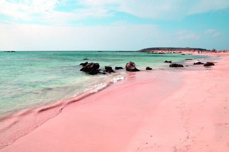 2. Пляжи с песком розового цвета.