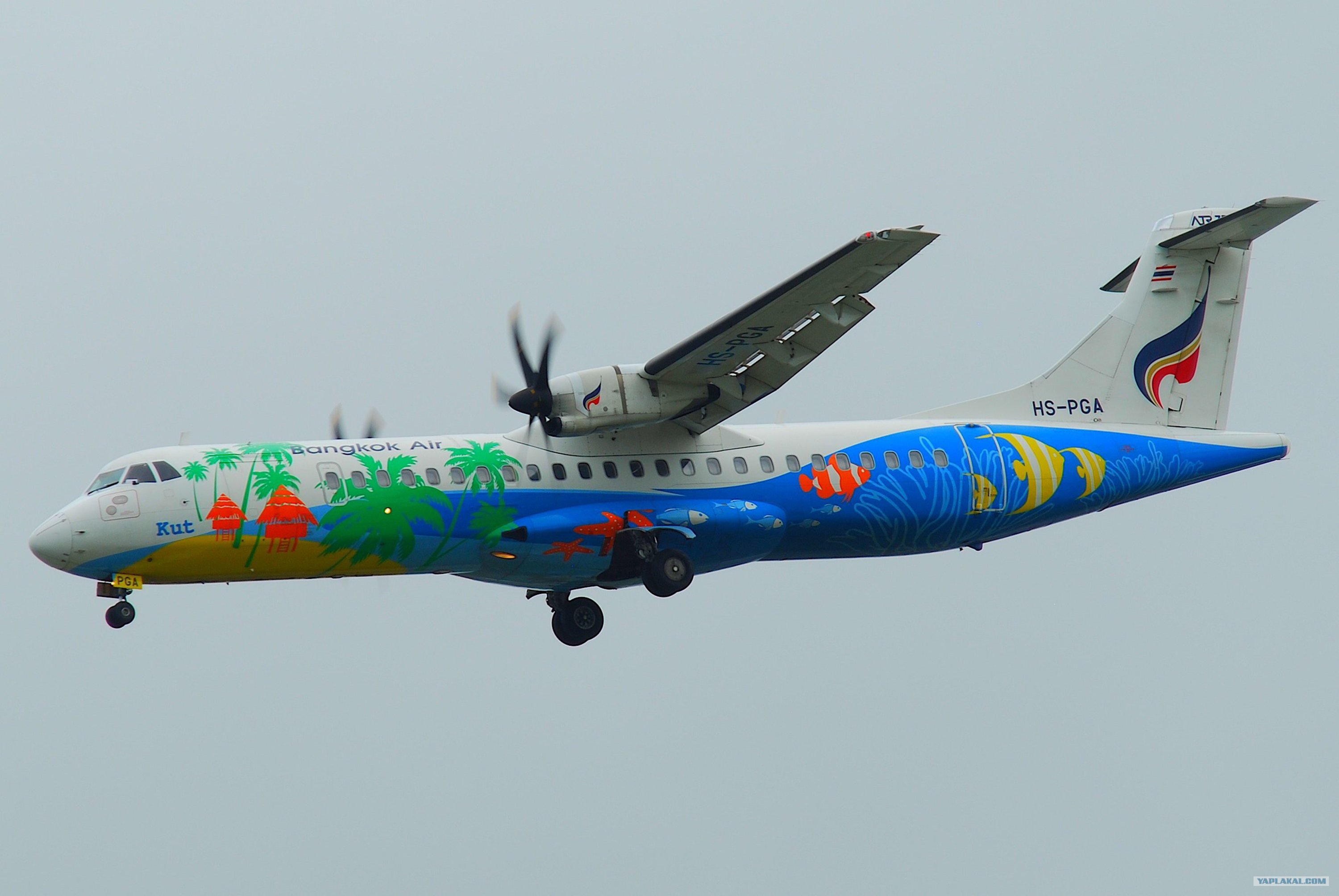 Бангкок авиарейс. ATR 72 Bangkok Airways. Бангкок Эйрвейз самолеты. Самолет атр72 212. АТР 45 самолет Бангкок Эйрвейз.