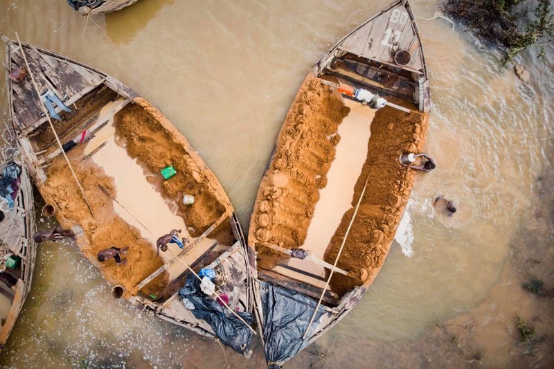 Добыча речного песка в Мали