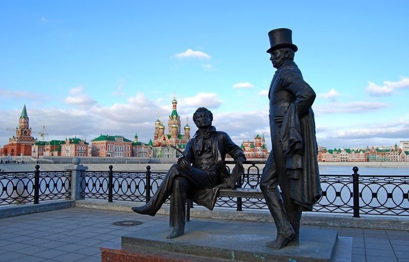 Монументальный топ, или Кому установлено больше всего памятников в России?