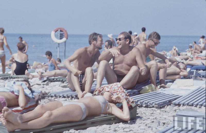 Будни советской молодёжи в цветных фотографиях 1960-х годов