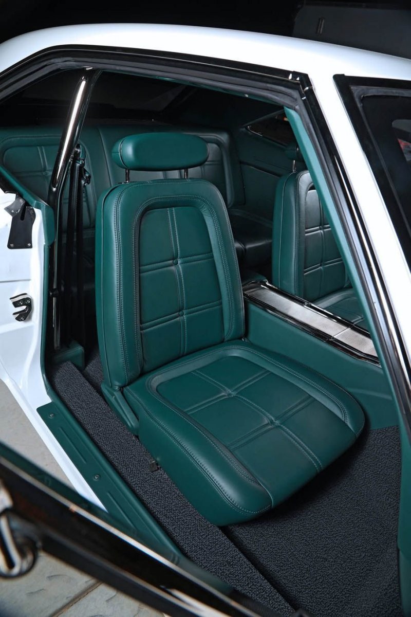 Один из лучших Dodge Charger с 7-литровым V8 под капотом
