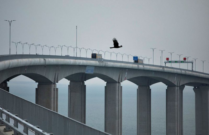 Гонконг и Макао связали новым мостом протяжённостью 55 км